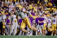 LSU All-SEC LB Whit Week has fracture in leg, sources say