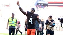 Deshaun Watson wins over Browns fans with performance in win