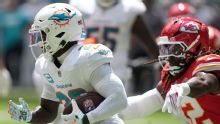 NFL: Dolphins pierden por la temporada a De'Von Achane, fuentes