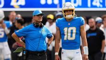 Chargers: Coach Harbaugh critica a QB Herbert y le pide mejorar