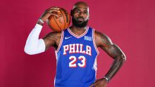La historia de 25 años de LeBron y la ropa deportiva de Filadelfia