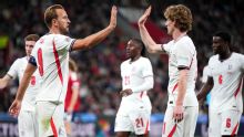 Gordon, Kane score in England win at 10-man Czechia