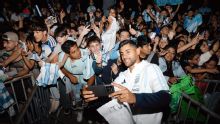 Locura por Argentina en su llegada a Córdoba previo al amistoso ante Bolivia