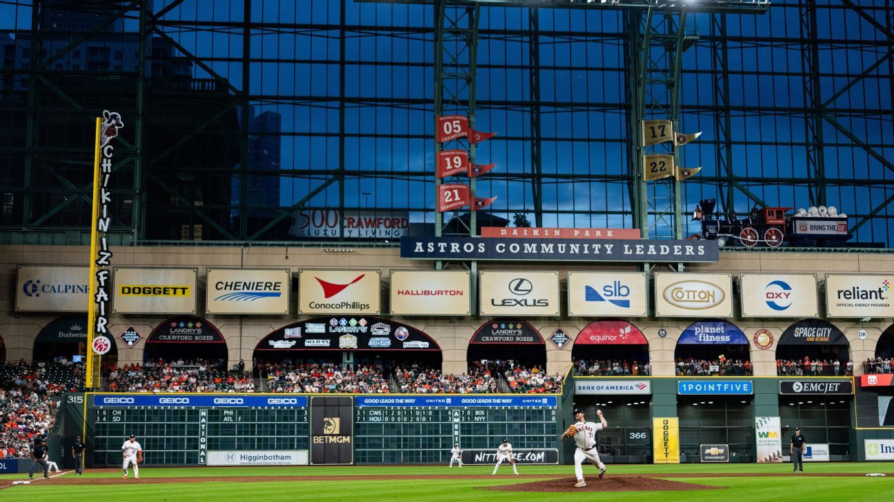 Astros frustrated by boos from sparse crowd during wild-card opener
