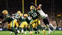 Packers' O-line leaves Jordan Love under constant pressure