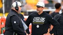 Steelers: Rodgers y coach McCarthy tienen altercado durante derrota