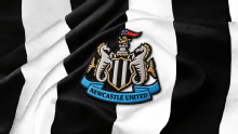 Clube da Premier League anuncia mudança de escudo; compare antes e depois