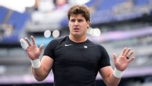Ravens descartan a Trey Hendrickson vs Titans por cirugía de dedo