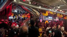 How Commanders owner Josh Harris, fans connected at London bar