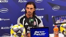 Bryan Ruiz abre una puerta para seguir y sentencia: "Tiene que ser un tico"