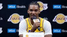 Lakers' Ziaire Williams proposes to longtime girlfriend at Bruno Mars tour