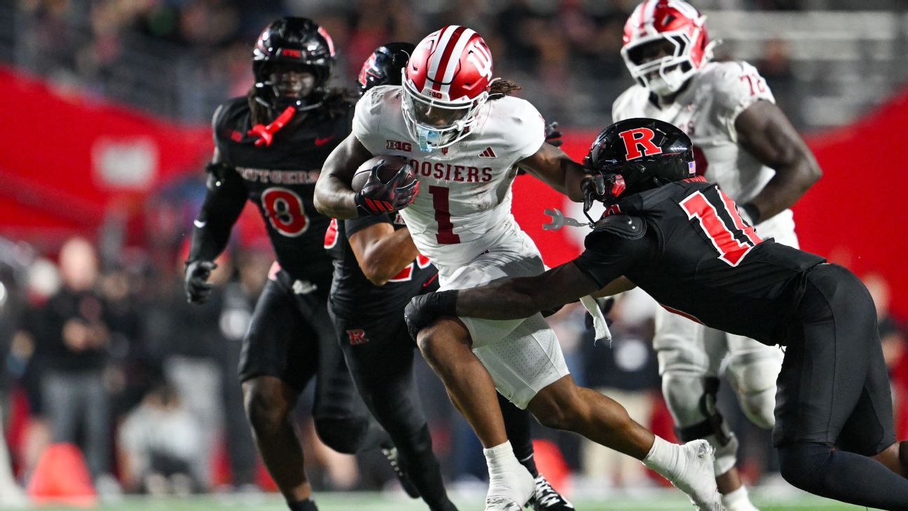 Richard returns in top form, runs for 204 yards in Hoosiers' rout