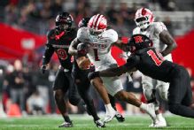 Richard returns in top form, runs for 204 yards in Hoosiers' rout