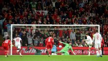 Rasmus Højlund punishes Danny Ward error to sink Wales