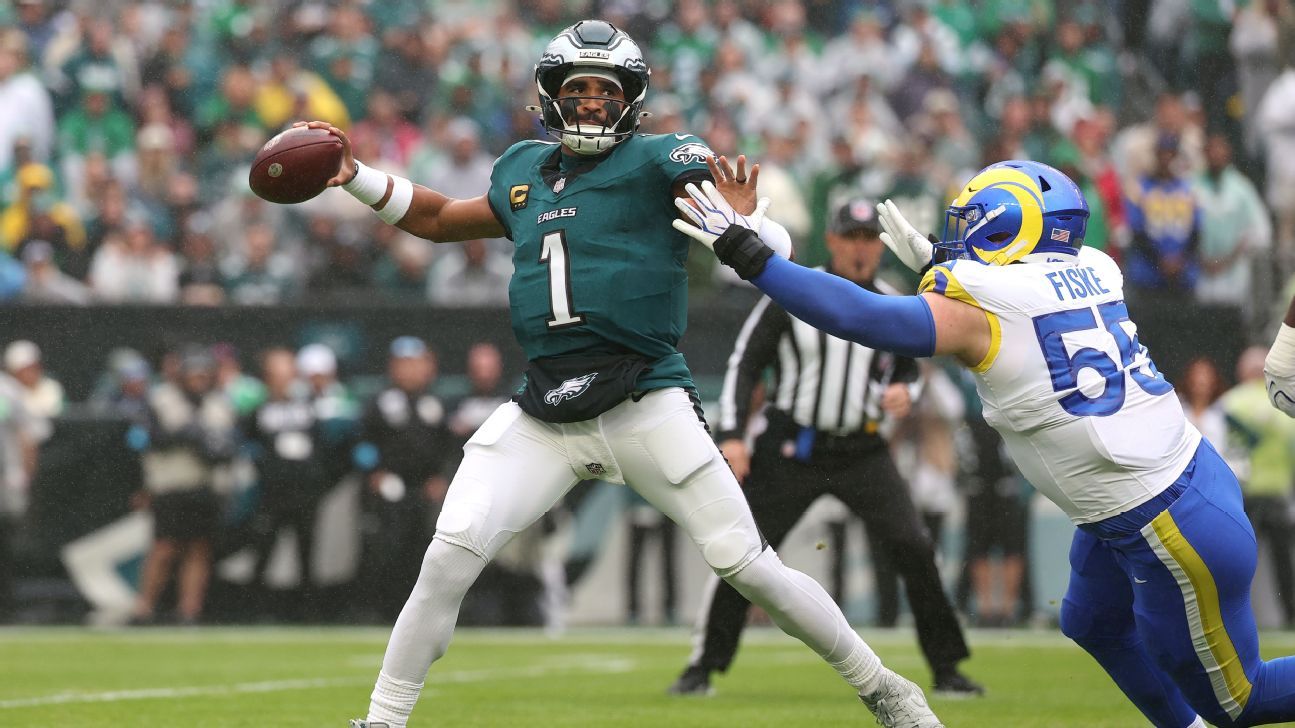 Sources: Eagles QB Hurts placed on IR, expected to be out indefinitely