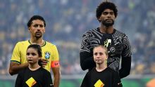 Ex-Premier League vê Hugo Souza 'sem potencial para Seleção' e detona: 'Movimento de jogador amador'