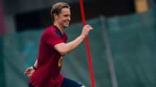 Frenkie de Jong vuelve a entrenarse con Barcelona tras dos meses