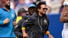 Chargers OC McDaniel: Calls for firing 'comes with the territory'