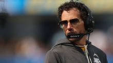 Mike McDaniel, Chargers, entiende las peticiones para su despido