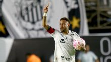 Neymar faz dois de pênalti, Santos arranca empate e impede Flamengo de abrir gordura no Brasileirão