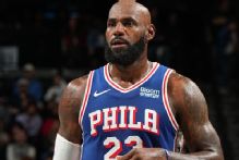 LeBron James scores 10 points in 18 minutes in 76ers debut