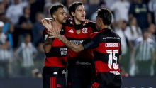 Flamengo tem o dobro de chances de ser campeão brasileiro em relação ao Palmeiras mesmo após diferença cair para um ponto