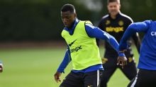 ¿Está Moisés Caicedo disponible para jugar con Chelsea en la Premier League?
