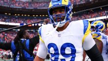 Aaron Donald, Rams, entrena a fondo y quiere jugar el MNF vs. Bills