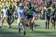 UCLA rides Knight's 2 TDs to upset of Oregon, improves to 5-0