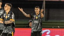 Nahuel 'Magia' López: "Convertirle al clásico de Nacional es muy importante para mí"