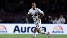 Lucas Moura chora na volta ao São Paulo após cinco meses: 'Como se fosse o primeiro jogo da vida'
