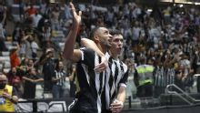 Atlético-MG vira com dois gols nos acréscimos, encerra série invicta do Santos e embala para Sul-Americana