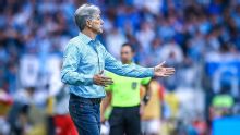 Renato Gaúcho diz que Grêmio 'criava, finalizava e corria pouco' com Luis Castro: 'Não melhorou?'