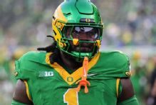Oregon DT Alexander won't face discipline for Iamaleava punch