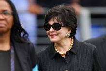 Saints owner Benson rips 1-4 start, says fans 'deserve better'