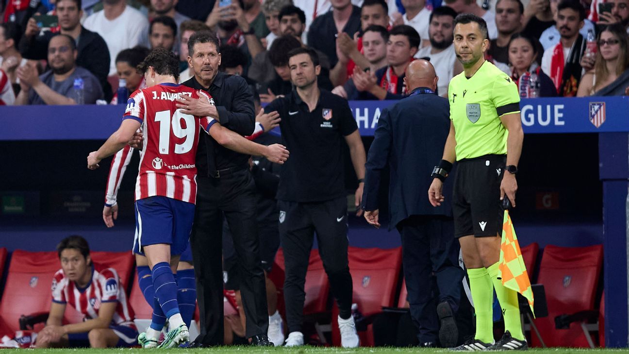 Simeone says Álvarez closer to player Atlético 'want to see'