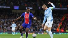 Pacho tuvo un duelo especial ante Haaland en la victoria de PSG ante Manchester City