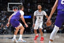 Spurs debut three-guard lineup of De'Aaron Fox, Dylan Harper, Stephon Castle