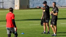 Aguirre rompe tradición histórica: cambia de lado el banquillo local de Mestalla
