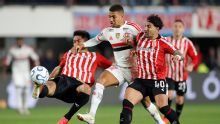Estudiantes y Flamengo jugaron una "partida de ajedrez" en La Plata