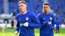 Premier League live updates: Everton host Chelsea in early match