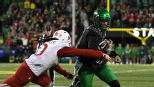 Dylan Raiola, one week after benching, rallies Oregon past former team Nebraska