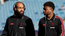 Premier League live updates: Leeds host Man United in rival clash