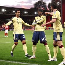 Premier League live updates: Arsenal eke by Nottingham Forest