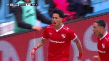 Maxi Meza no falló su penal y empató el clásico de Racing vs. Independiente