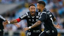Com estreia de quarteto 'estrelado', Santos vira e derrota Fluminense no Brasileirão