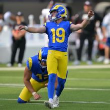 Blake Grupe exits Rams debut early due to knee injury