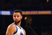 Stephen Curry limps out of practice after tweaking right knee