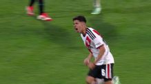 Galván le pegó de primera y marcó el 1-0 de River vs. Belgrano