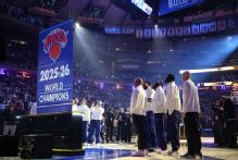Knicks celebrate NBA title, add surprise Cup banner